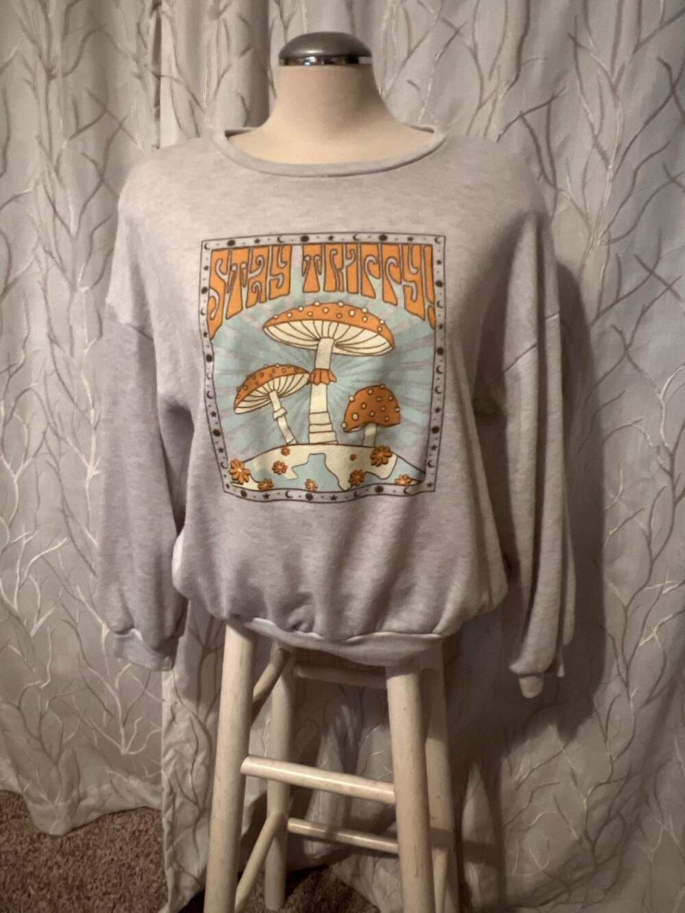 Le Lis Collection Stay Trippy Mushroom Graphic Sweatshirt Size S